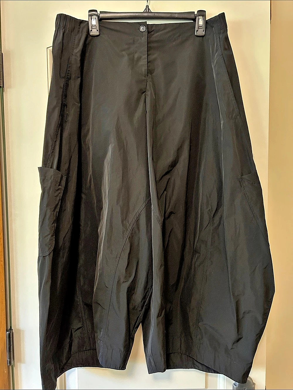 SUN KIM Black Horseshoe Style Pants with Large Cargo Pockets